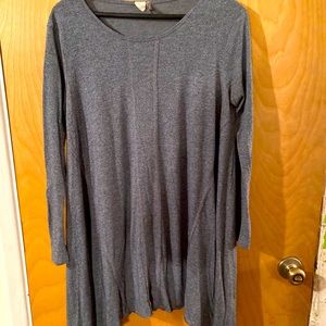 Long sleeve long work out shirt